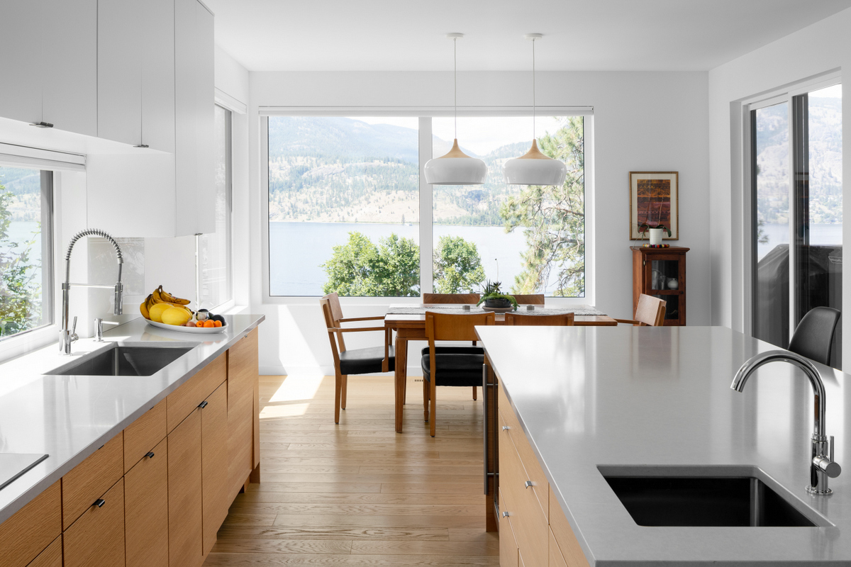 Kitchen Dining Area