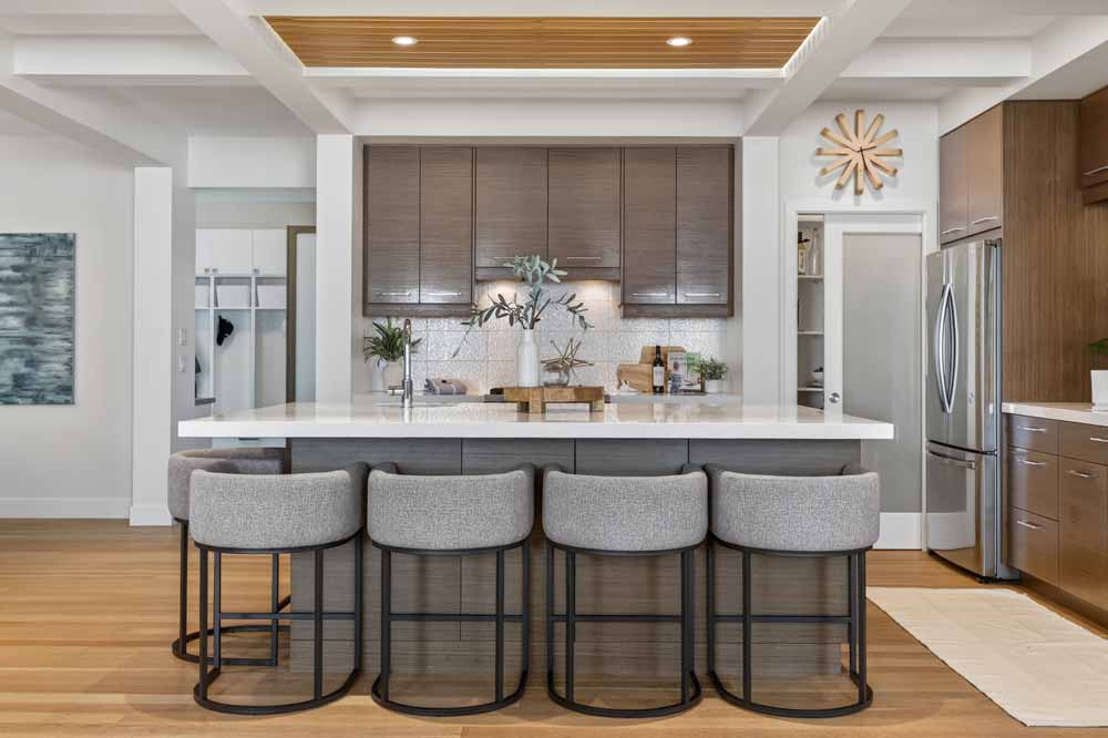 Mission Craftsman Home Details