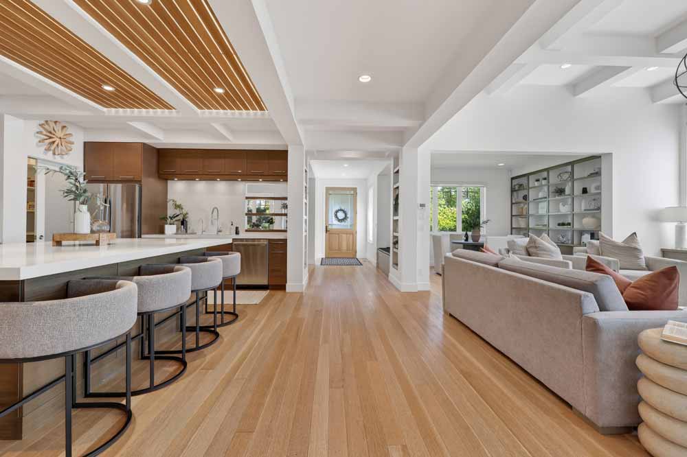 Kelowna Mission Craftsman Home and Carriage House Design
