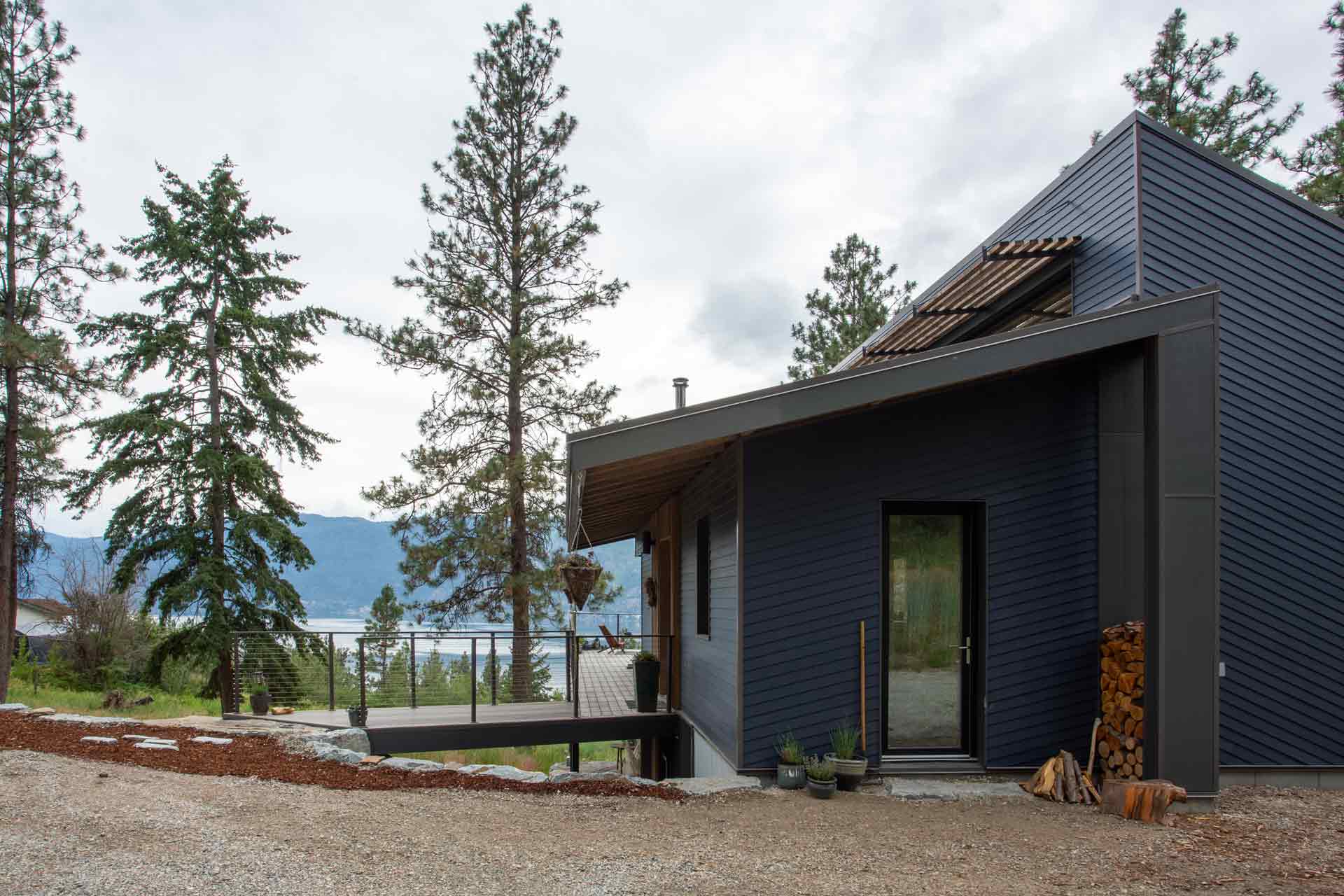 Lake Country Mountain Retreat Home Design