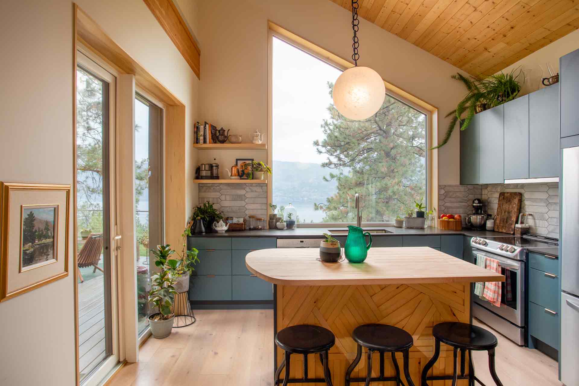 Lake Country Mountain Home Kitchen