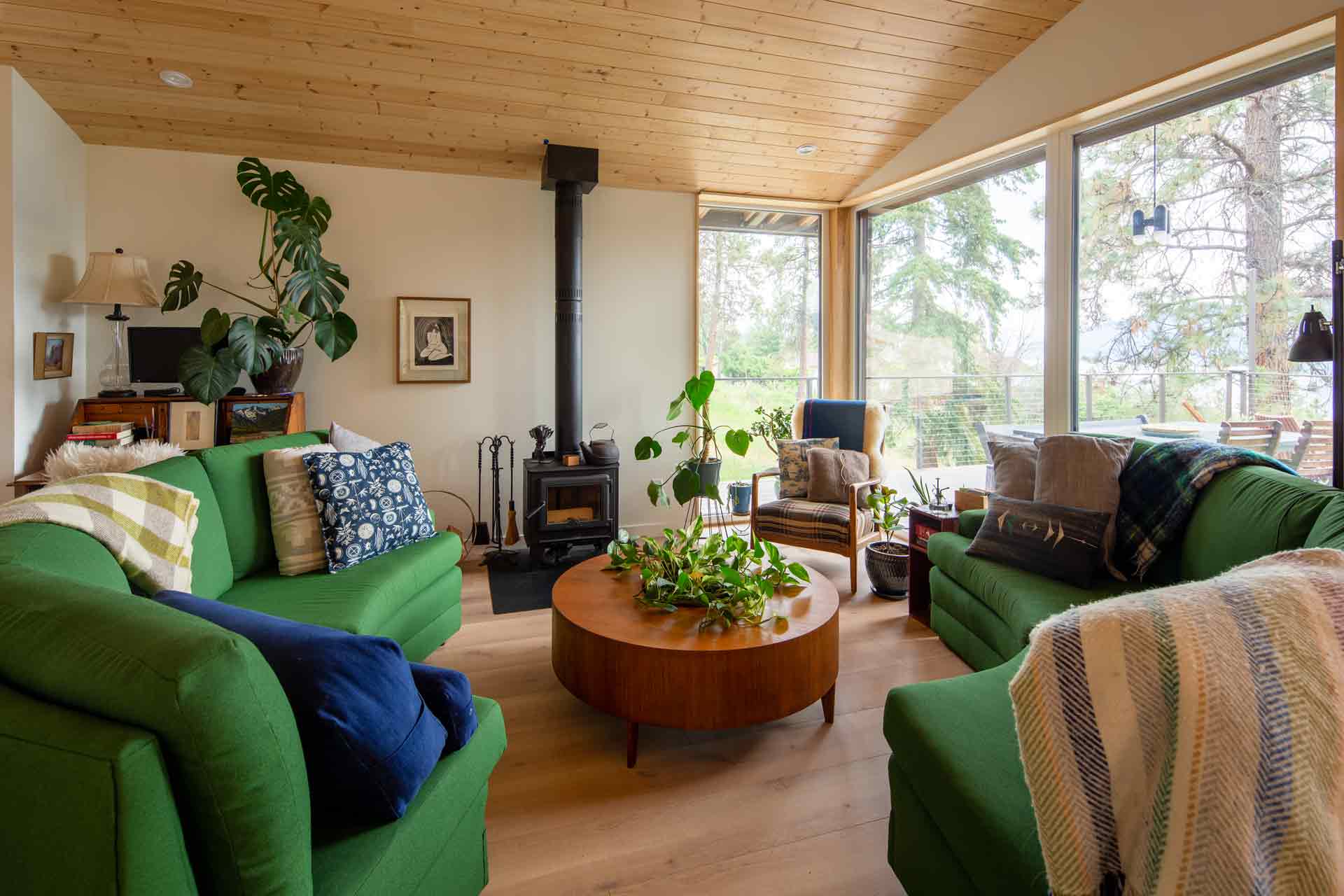 Lake Country Mountain Retreat Living Space