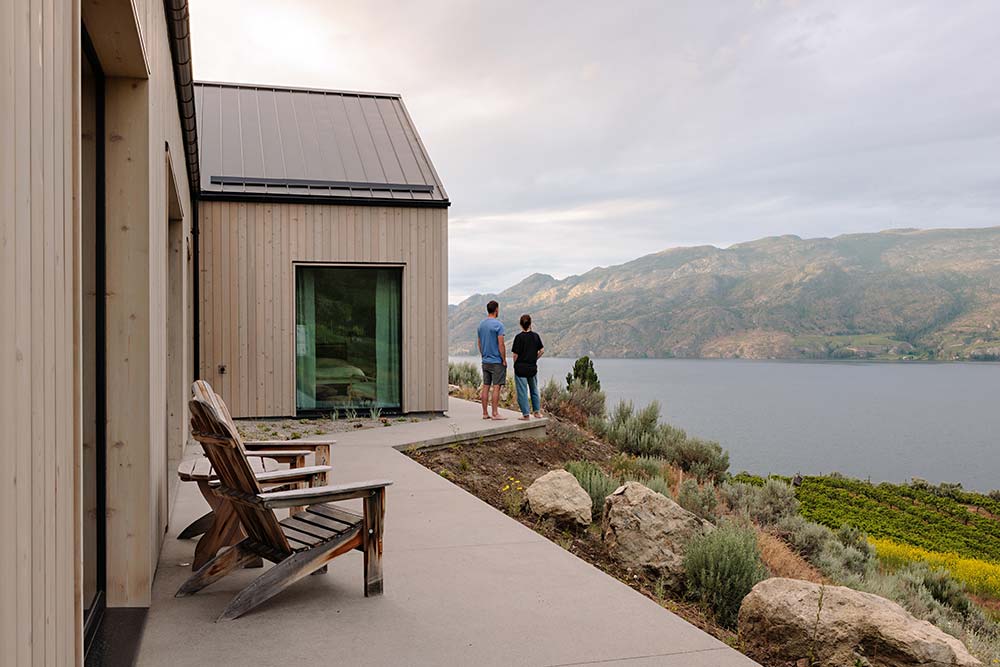 Okanagan Modern Waterfront Home Design