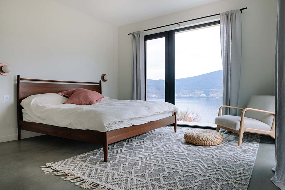 Okanagan Lake Luxury Waterfront Home Design